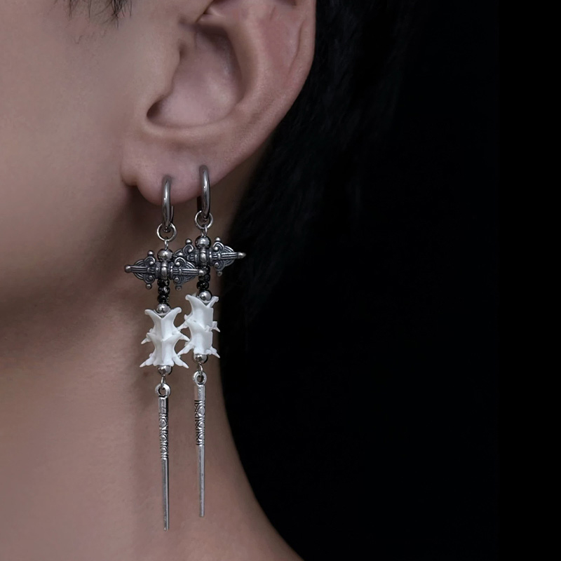 Men Accessories Ethnic - เครื่องประดับสำหรับผู้หญิงและผู้ชาย วัสดุทำจากโลหะผสมทองแดง ต่างหูรูปกระดูกงูวัชระสไตล์ชาติพันธุ์ งานฝีมือ ต่างหูยาวสำหรับตกแต่งหู สไตล์ย้อนยุค